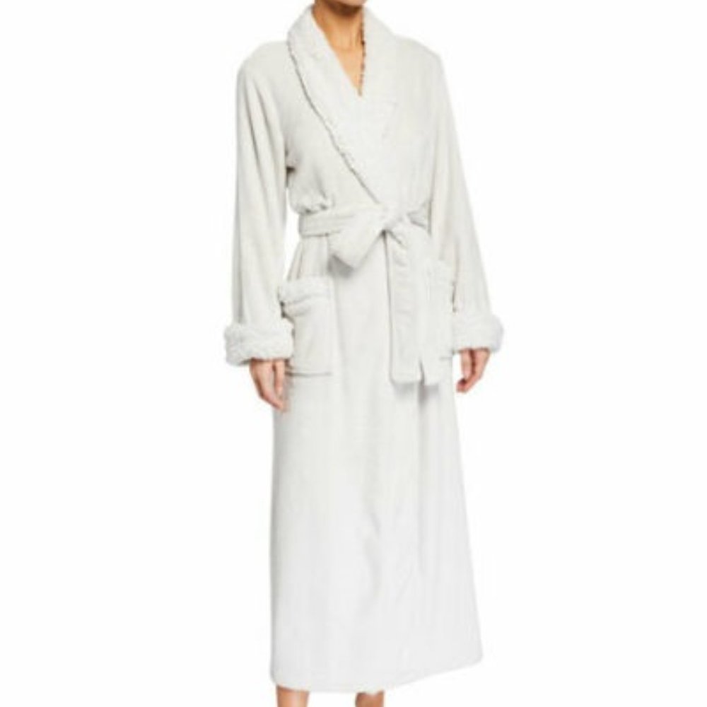 Natori Plush Long-Sleeve Robe in Pearl size L NWT